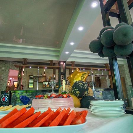 Delta Hotel อูเรคี ภายนอก รูปภาพ