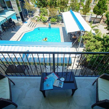 Delta Hotel อูเรคี ภายนอก รูปภาพ